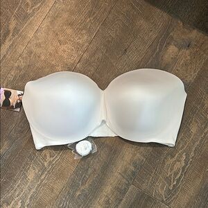 Maidenform Sweet Nothings Perfect Coverage Strapless Bra Women Size 40DDD White‎
